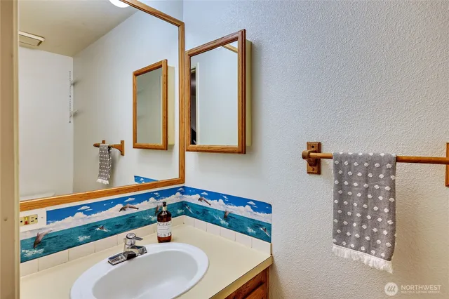 $799,500 | 4005 Northeast Kedros Drive, Poulsbo, WA 98370