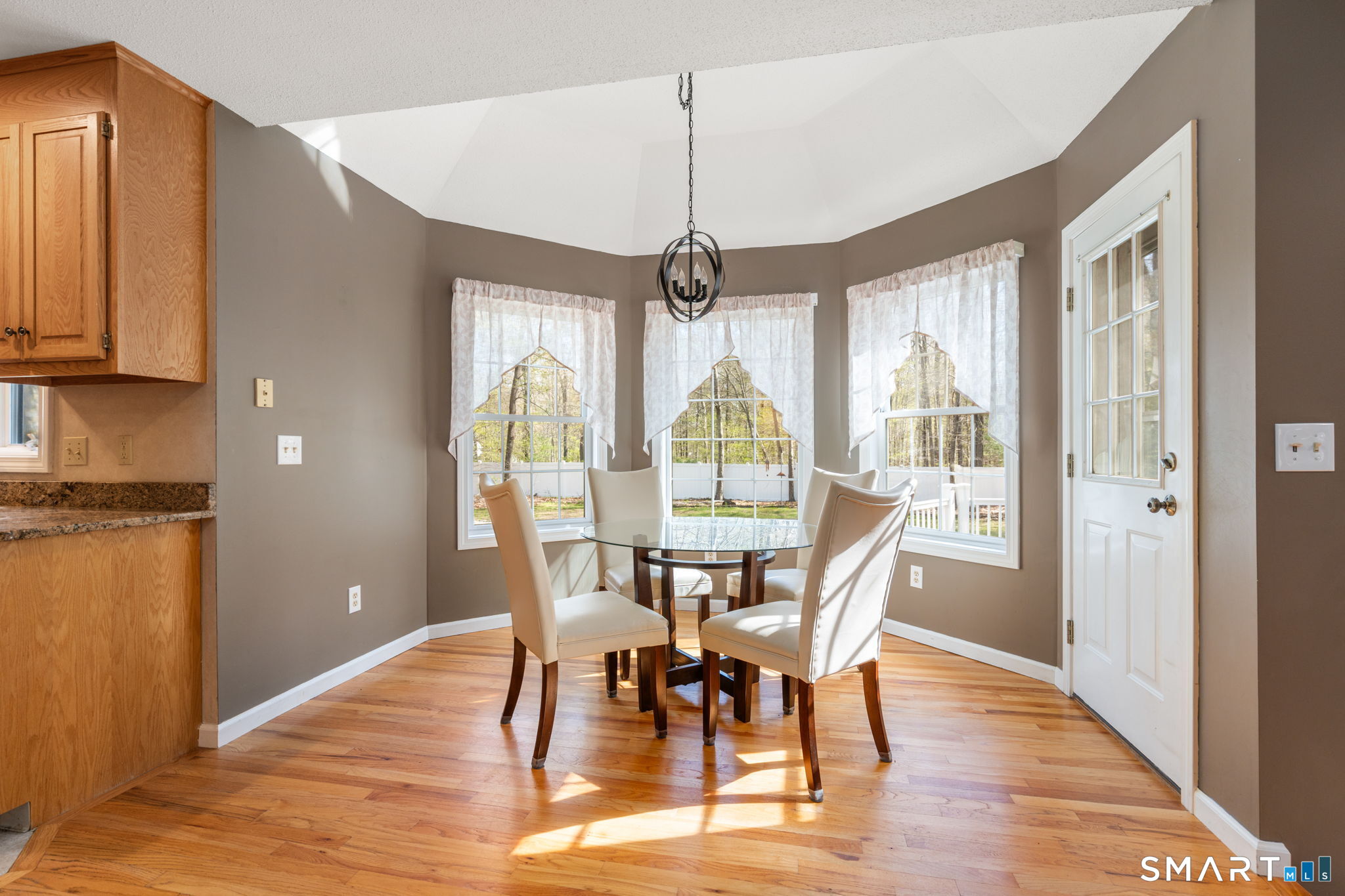 107 Country Lane Hebron, CT 06248 - Photo 14 of 37