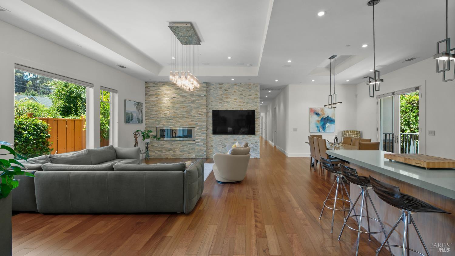21 Eye Street San Rafael, CA 94901 - Photo 13 of 92