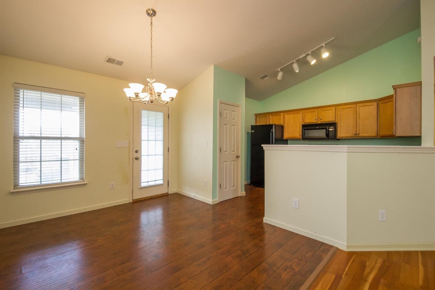 2280 Spurr Road Lexington, KY 40511 - Photo 5 of 23 Dinning Area