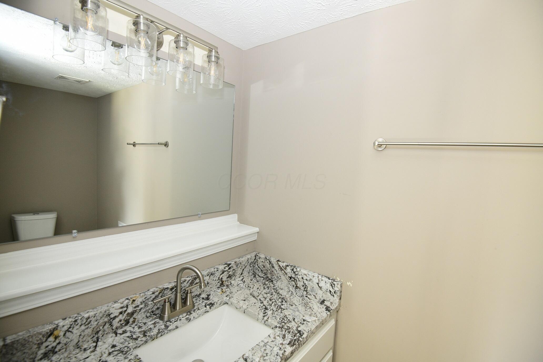 2730 Raphael Drive Columbus, OH 43232 - Photo 12 of 17 12