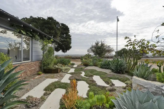 $875,000 | 43002 Arroyo Seco Road, Soledad, CA 93960