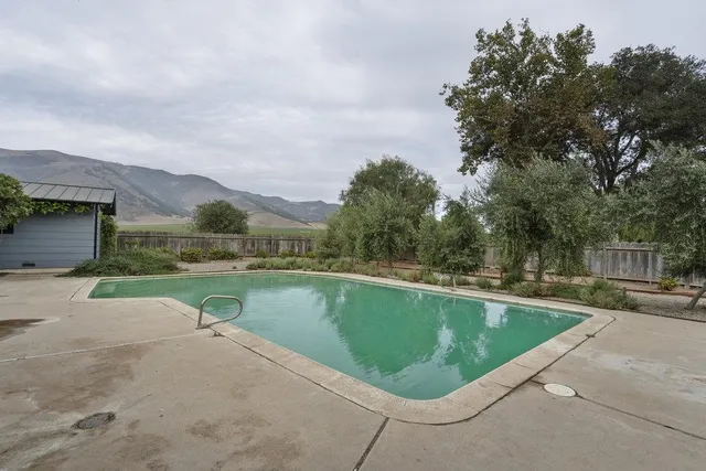 $875,000 | 43002 Arroyo Seco Road, Soledad, CA 93960