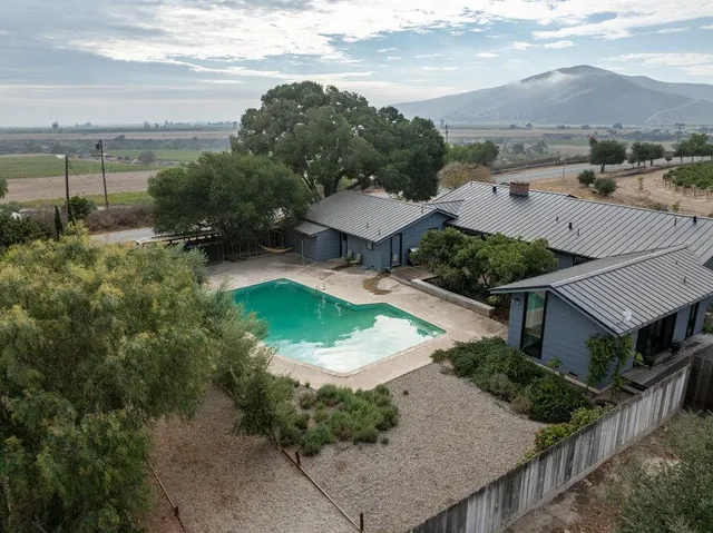 $875,000 | 43002 Arroyo Seco Road, Soledad, CA 93960