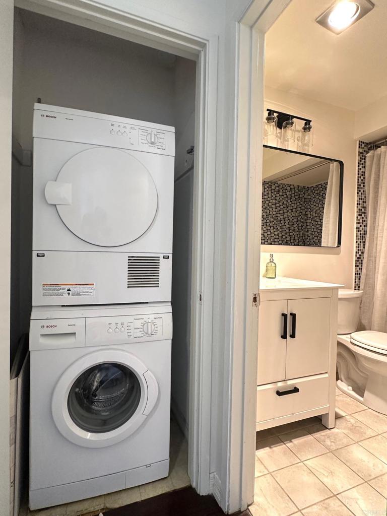 4253 Fifth Avenue San Diego, CA 92103 - Photo 18 of 22 a utility room with dryer and washer