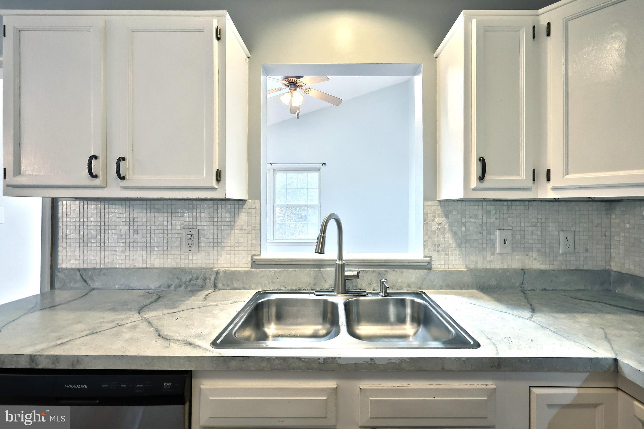 2818 Robin Road York, PA 17404 - Photo 10 of 25 Gallery Image 10