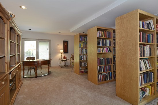 716 Harger Road Oak Brook, IL 60523 - Photo 6 of 20