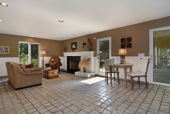 716 Harger Road Oak Brook, IL 60523 - Photo 7 of 20