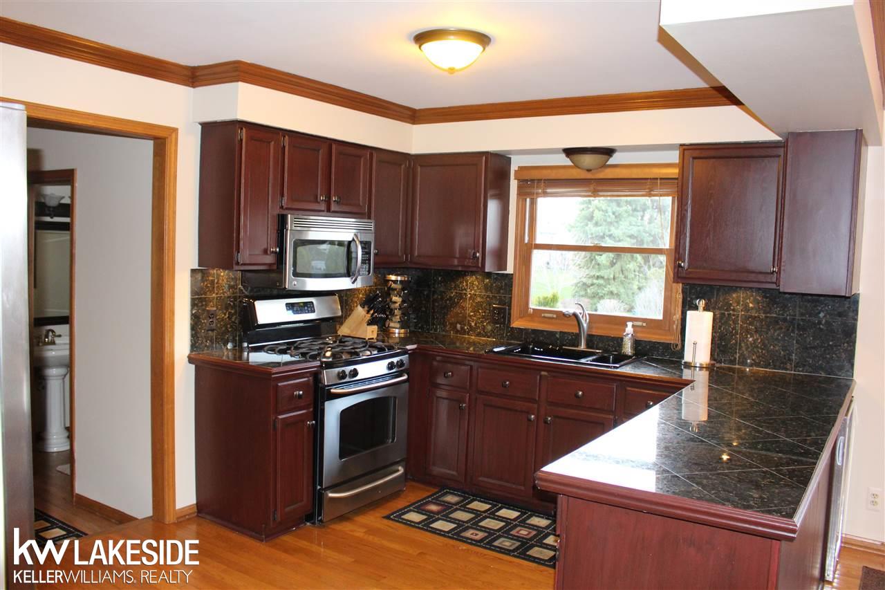 1388 Hathaway Rising Rochester Hills, MI 48306 - Photo 2 of 25