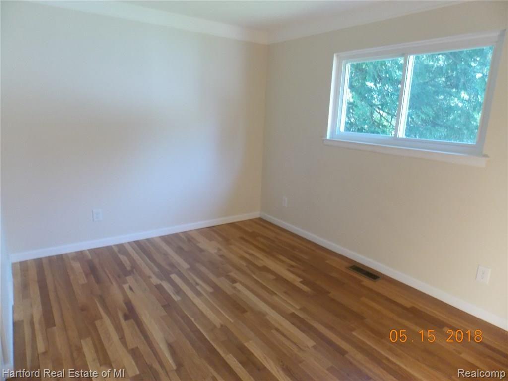 28017 West Nine Mile Road Farmington Hills, MI 48336 - Photo 8 of 27