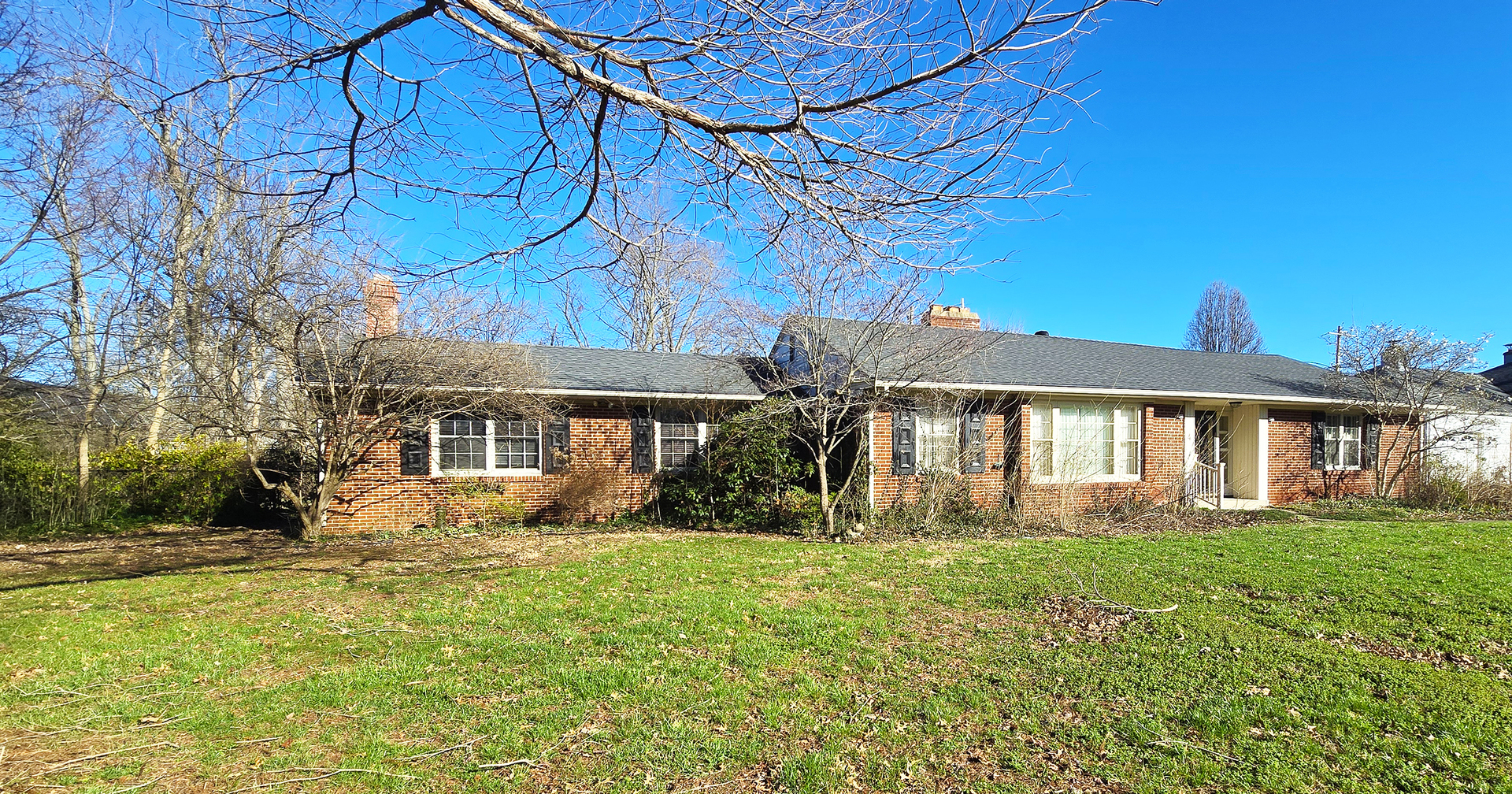 4 Lilac Lane Centralia, IL 62801 - Photo 1 of 32 a front view of a house with a yard