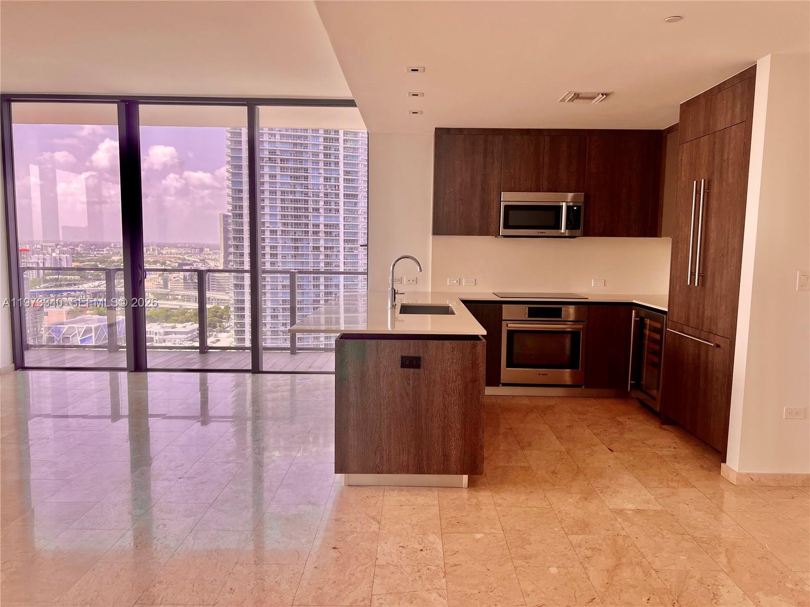 88 Southwest 7th Street, Unit 2012 Miami, FL 33130 - Photo 5 of 15