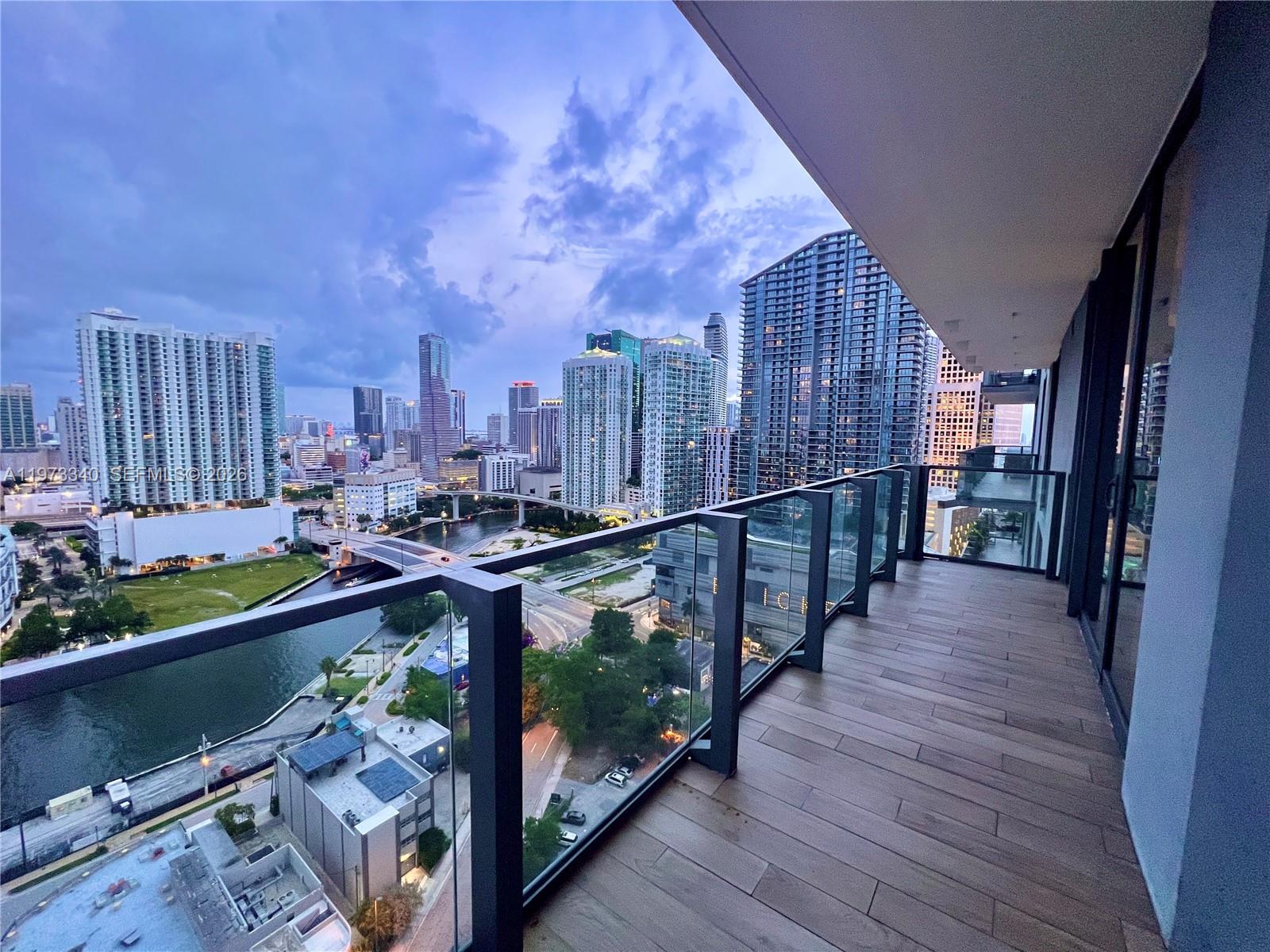 88 Southwest 7th Street, Unit 2012 Miami, FL 33130 - Photo 10 of 15