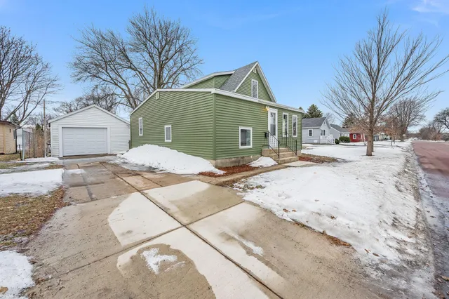 $195,900 | 407 Belle Avenue, Mankato, MN 56001