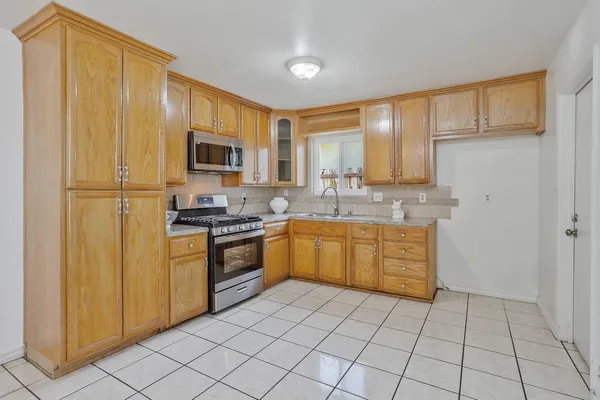 $449,900 | 6629 Doreen Way, Sacramento, CA 95823