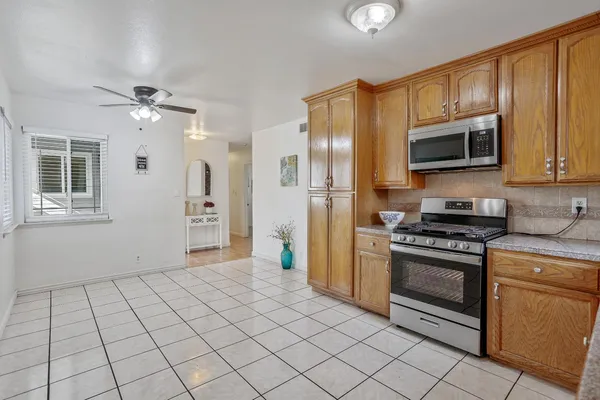 $449,900 | 6629 Doreen Way, Sacramento, CA 95823