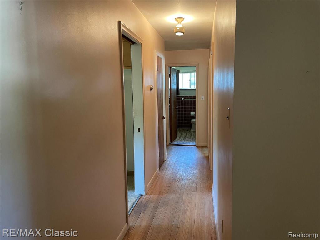 30076 Orchard Lake Road Farmington Hills, MI 48334 - Photo 3 of 7