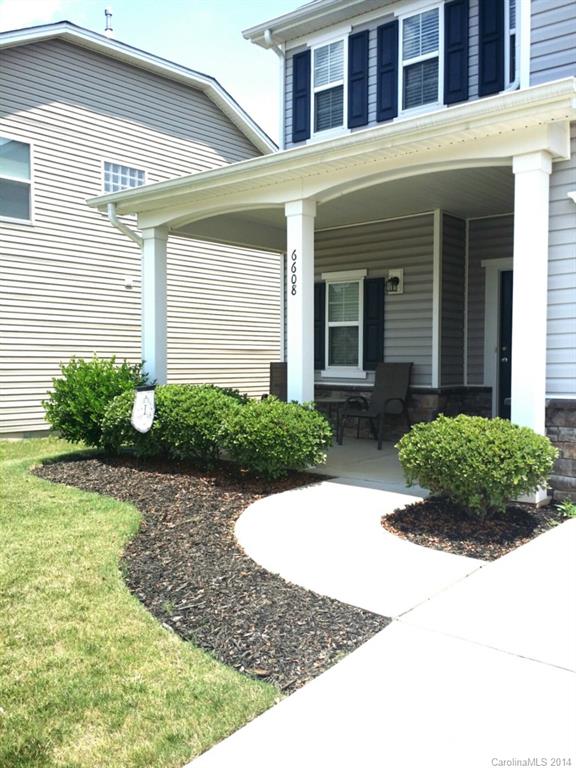 6608 Ridgeview Commons Drive, Unit 98 Charlotte, NC 28269 - Photo 2 of 17 Gallery Image 2