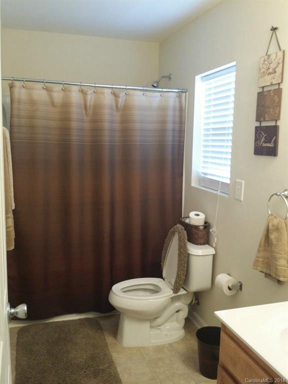 6608 Ridgeview Commons Drive, Unit 98 Charlotte, NC 28269 - Photo 15 of 17 Gallery Image 15