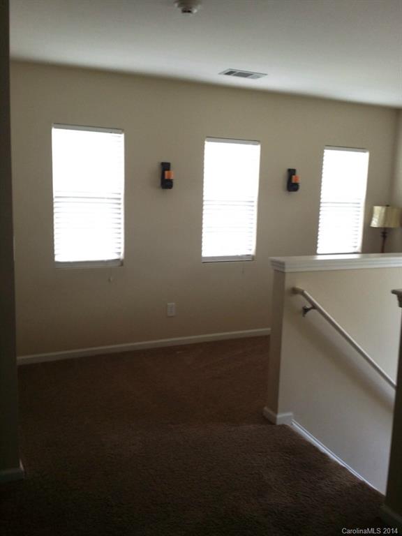 6608 Ridgeview Commons Drive, Unit 98 Charlotte, NC 28269 - Photo 16 of 17 Gallery Image 16
