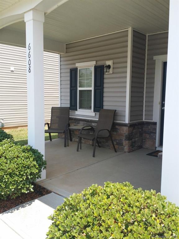6608 Ridgeview Commons Drive, Unit 98 Charlotte, NC 28269 - Photo 3 of 17 Gallery Image 3