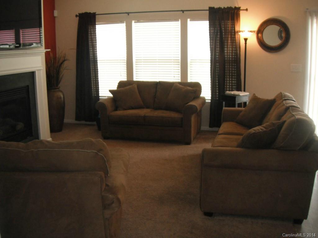 6608 Ridgeview Commons Drive, Unit 98 Charlotte, NC 28269 - Photo 5 of 17 Gallery Image 5