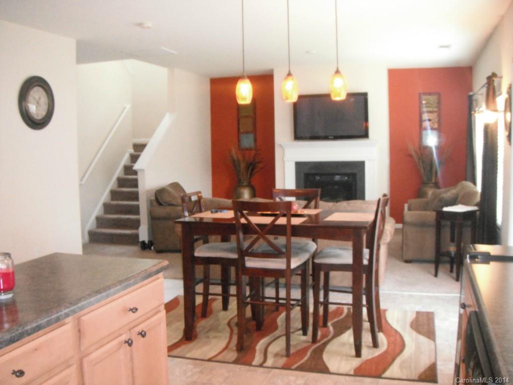 6608 Ridgeview Commons Drive, Unit 98 Charlotte, NC 28269 - Photo 7 of 17 Gallery Image 7