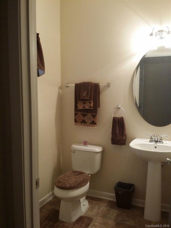 6608 Ridgeview Commons Drive, Unit 98 Charlotte, NC 28269 - Photo 9 of 17 Gallery Image 9