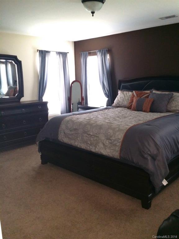 6608 Ridgeview Commons Drive, Unit 98 Charlotte, NC 28269 - Photo 10 of 17 Gallery Image 10
