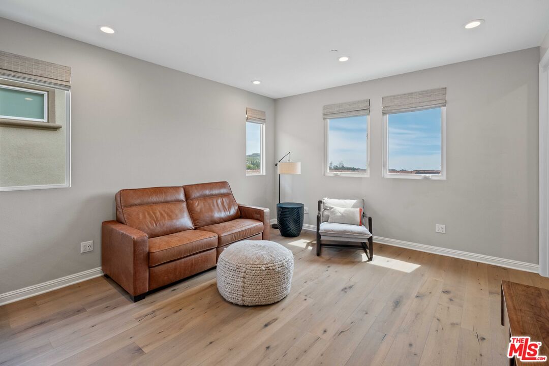 20658 Walnut Circle Porter Ranch, CA 91326 - Photo 31 of 75 Gallery Image 31