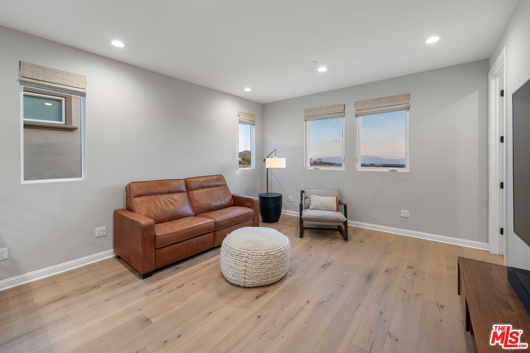 20658 Walnut Circle Porter Ranch, CA 91326 - Photo 32 of 75 Gallery Image 32