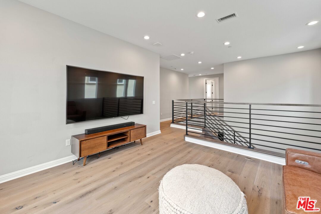 20658 Walnut Circle Porter Ranch, CA 91326 - Photo 37 of 75 Gallery Image 37