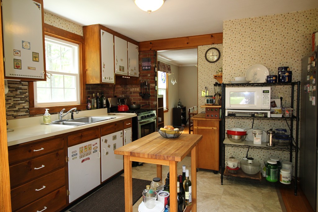 21 Cordaville Road Ashland, MA 01721 - Photo 5 of 23 Gallery Image 5
