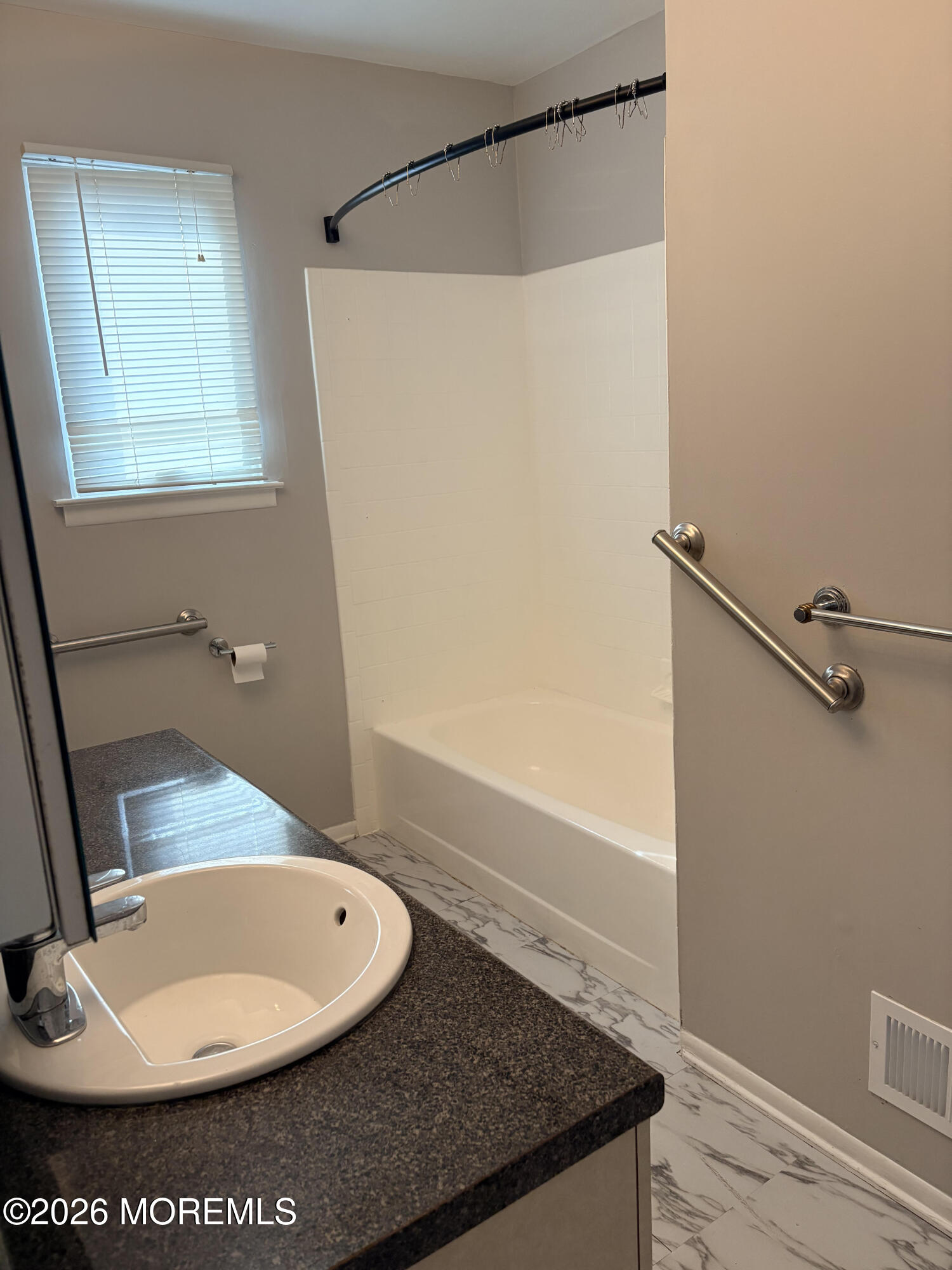 210 Henderson Court, Unit 84 Matawan, NJ 07747 - Photo 6 of 10 8