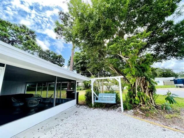 $2,200 | 4649 Maceachen Boulevard, Sarasota, FL 34233
