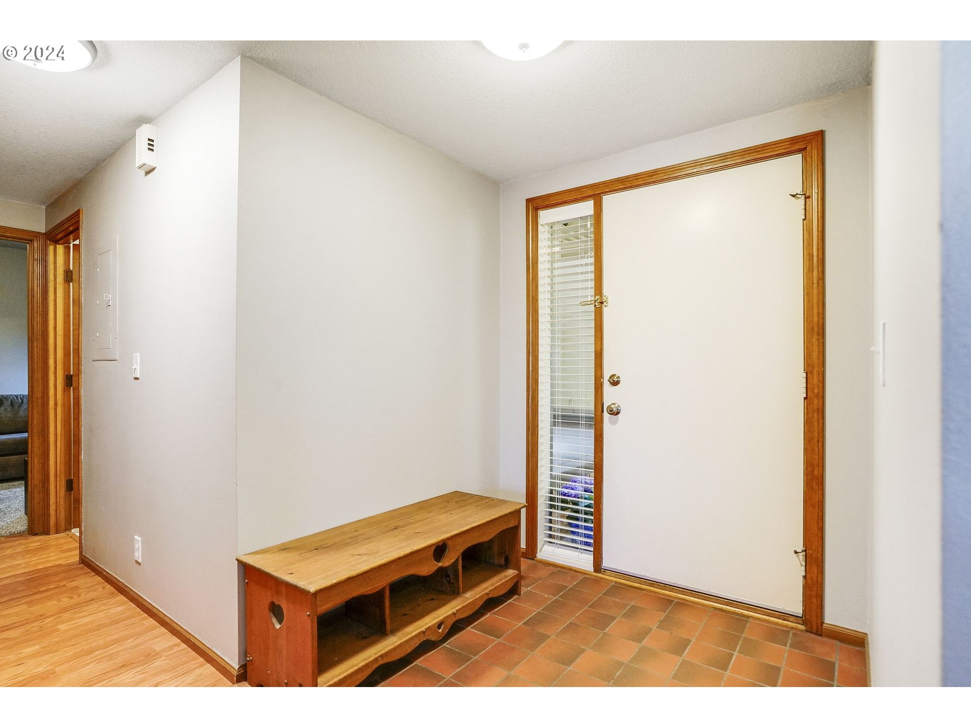 652 Wimbledon Court Eugene, OR 97401 - Photo 13 of 35 a room with a bed and a window