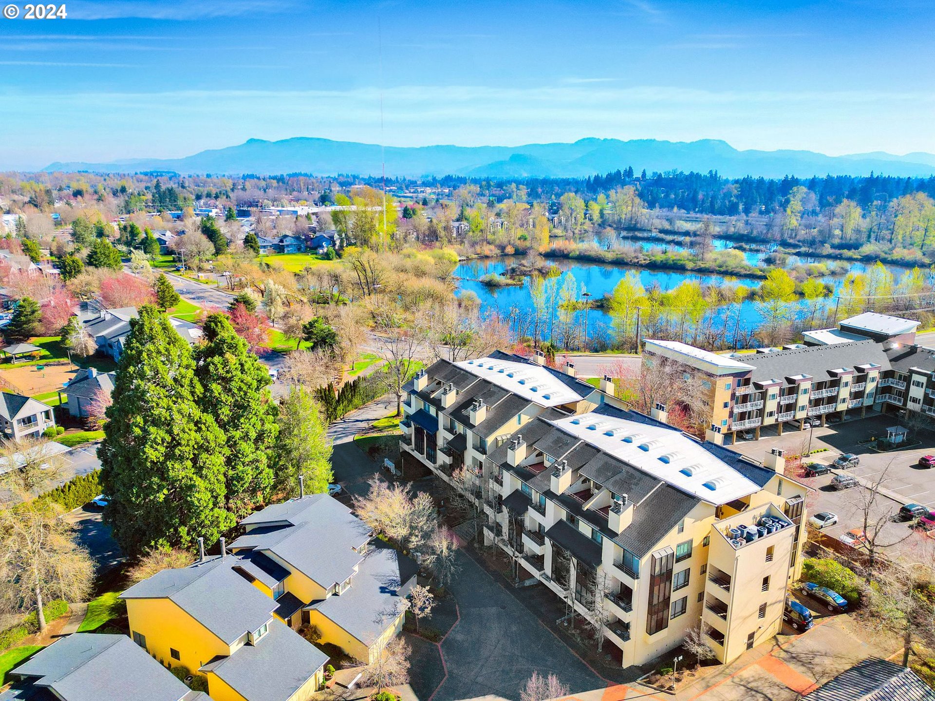 652 Wimbledon Court Eugene, OR 97401 - Photo 35 of 35 a view of a city with an ocean view