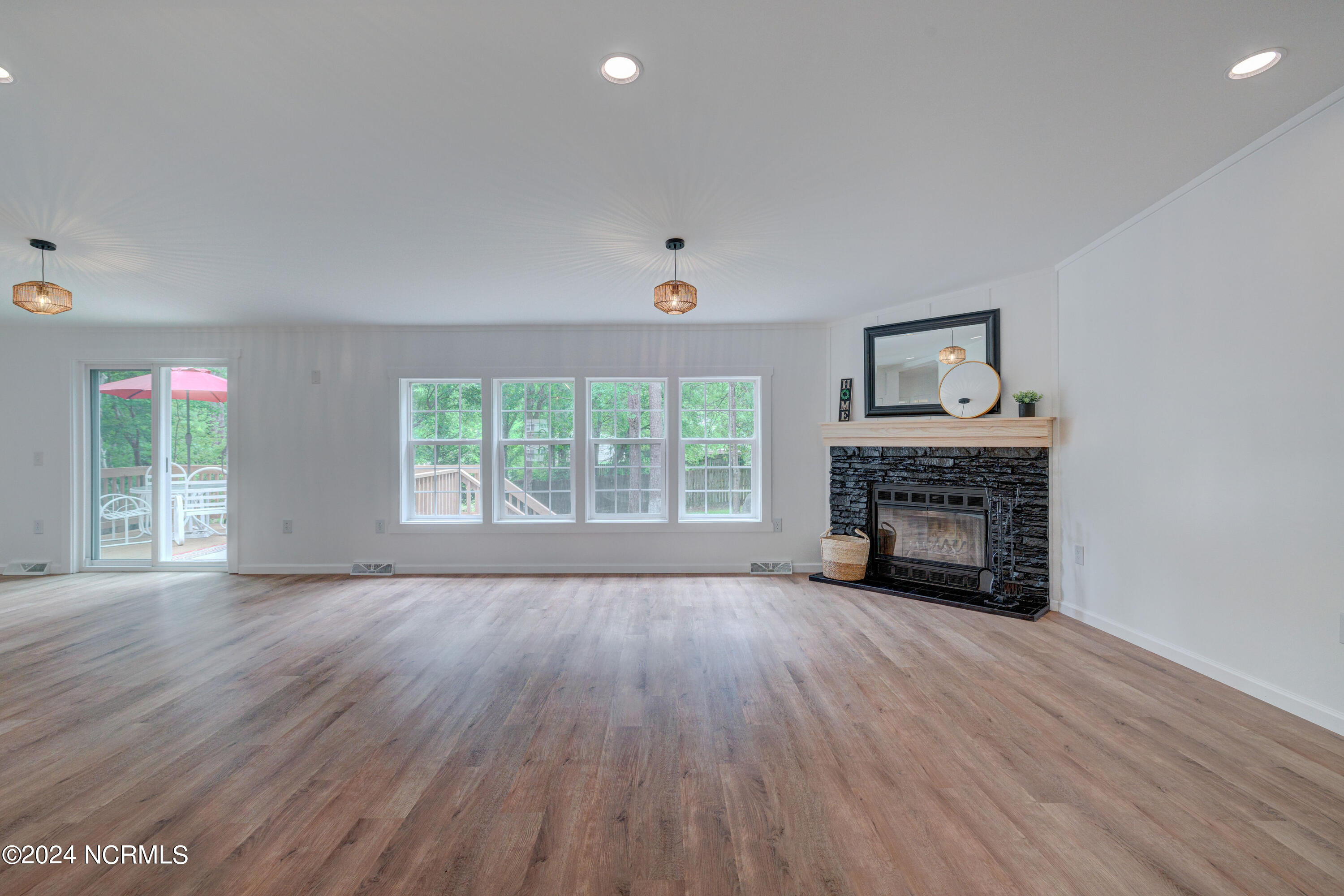 328 Groves Point Circle Hampstead, NC 28443 - Photo 11 of 39 328GrovesPointEdit-27