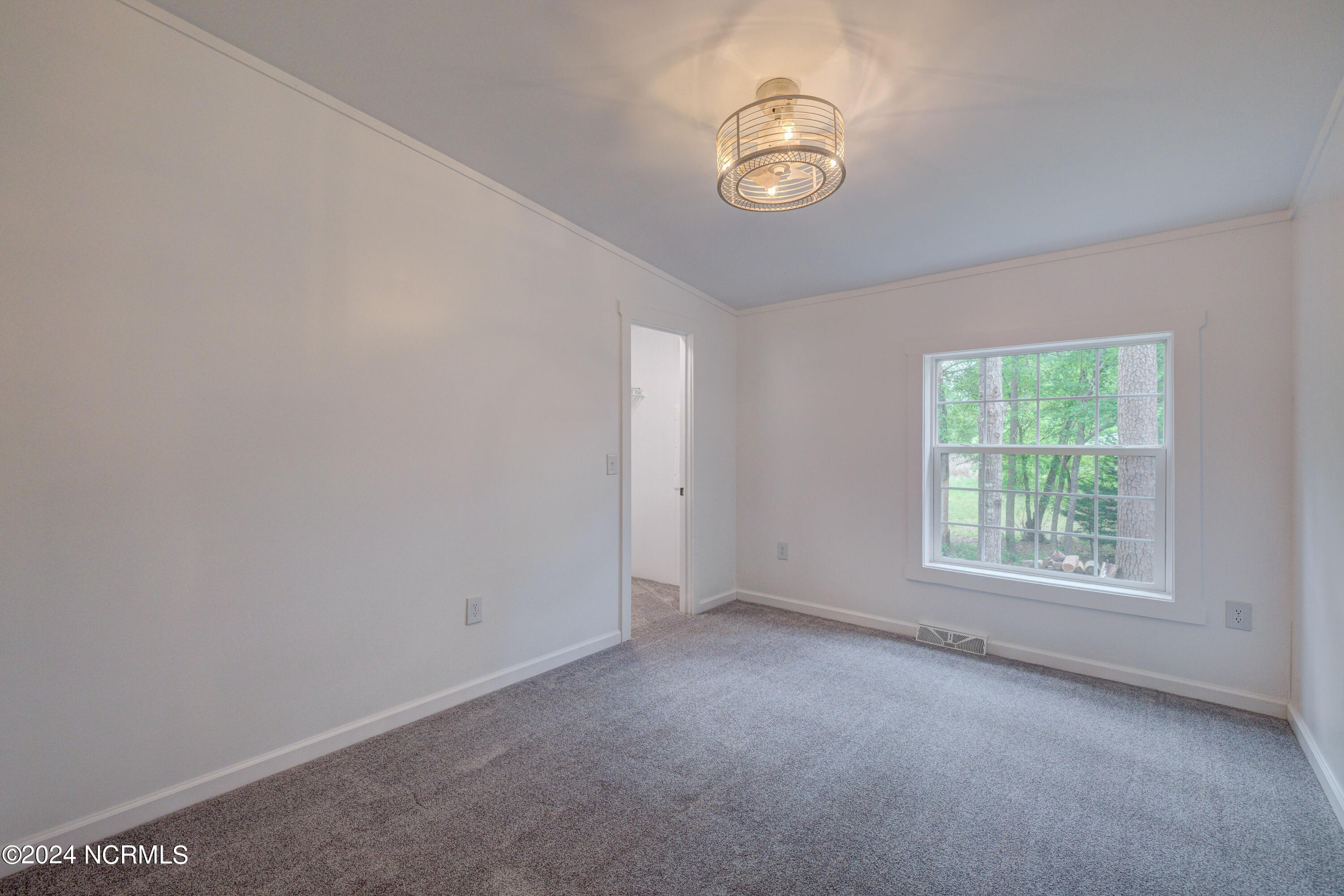 328 Groves Point Circle Hampstead, NC 28443 - Photo 22 of 39 Bedroom 2