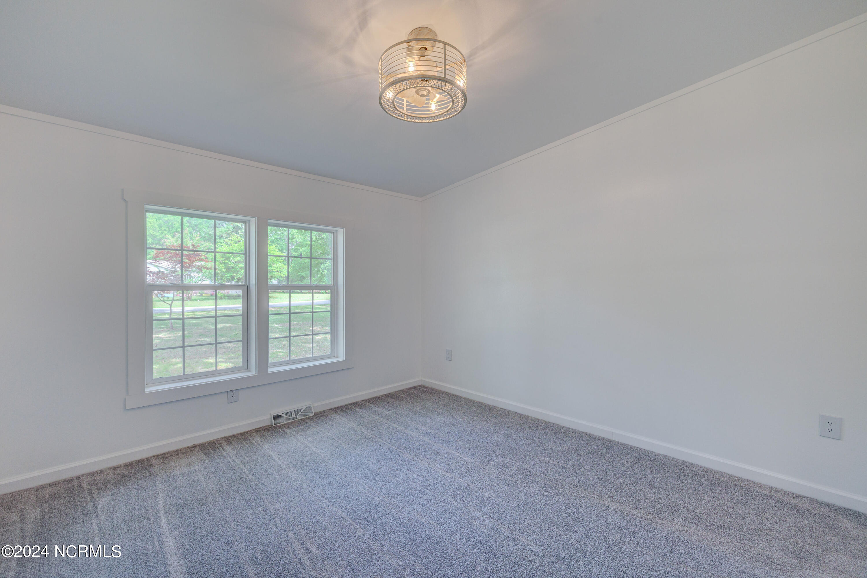 328 Groves Point Circle Hampstead, NC 28443 - Photo 25 of 39 Bed 3 -2