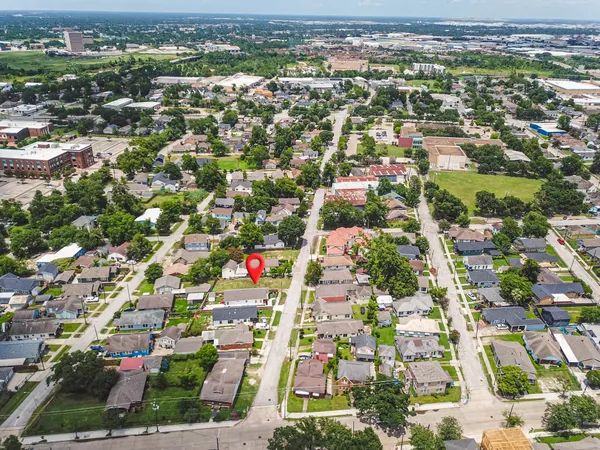 an aerial view of multiple house