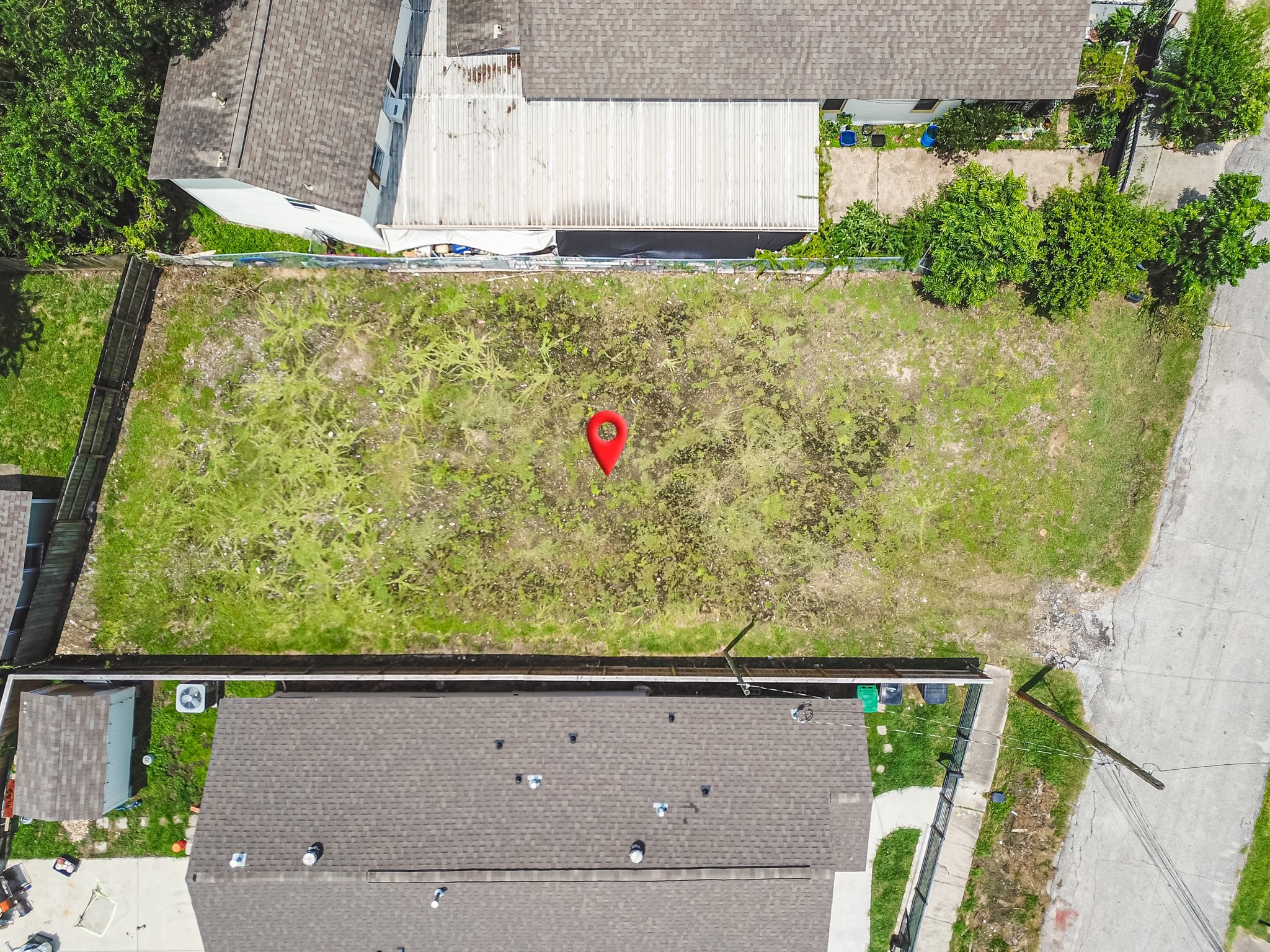 121 North Sidney Street Houston, TX 77003 - Photo 16 of 20 view of outdoor space with seating area and green space