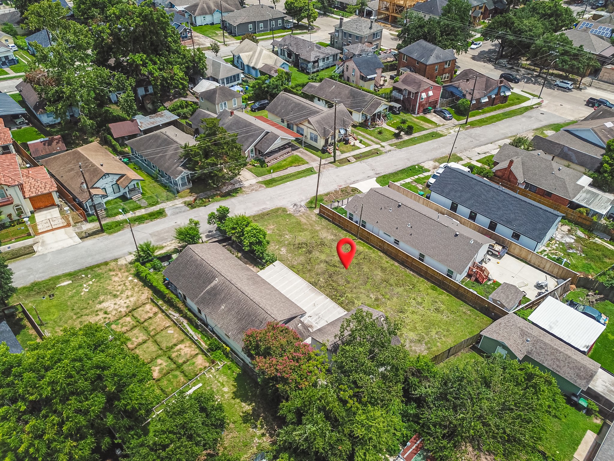 121 North Sidney Street Houston, TX 77003 - Photo 6 of 20 an aerial view of residential houses with outdoor space