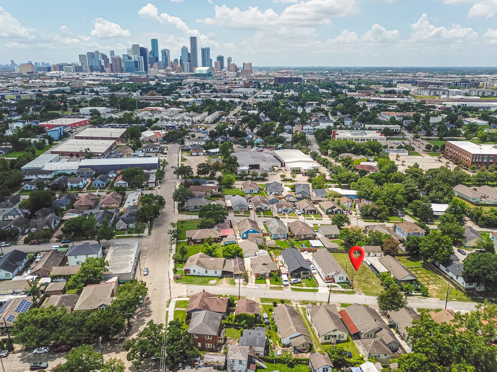 121 North Sidney Street Houston, TX 77003 - Photo 9 of 20 an aerial view of residential building and city