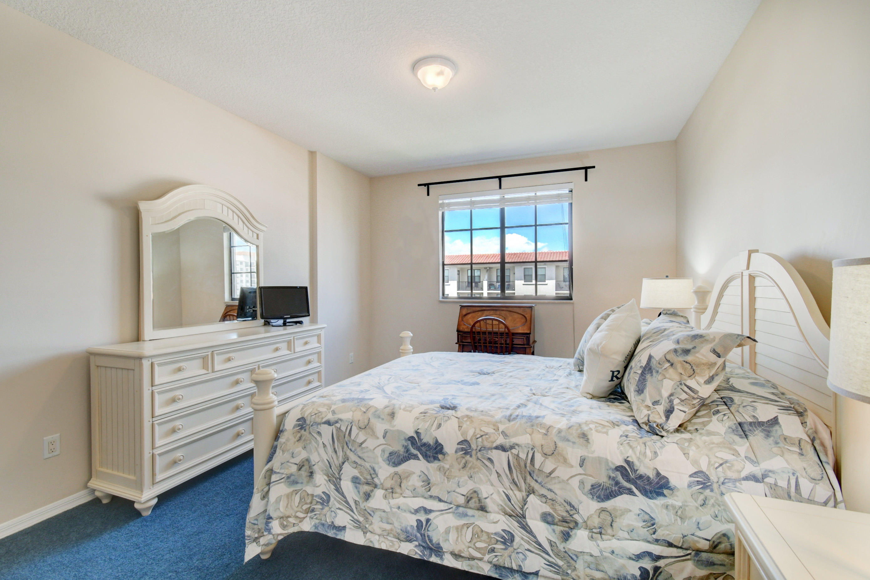 233 South Federal Highway, Unit 703 Boca Raton, FL 33432 - Photo 15 of 63 King in the Master Bedroom
