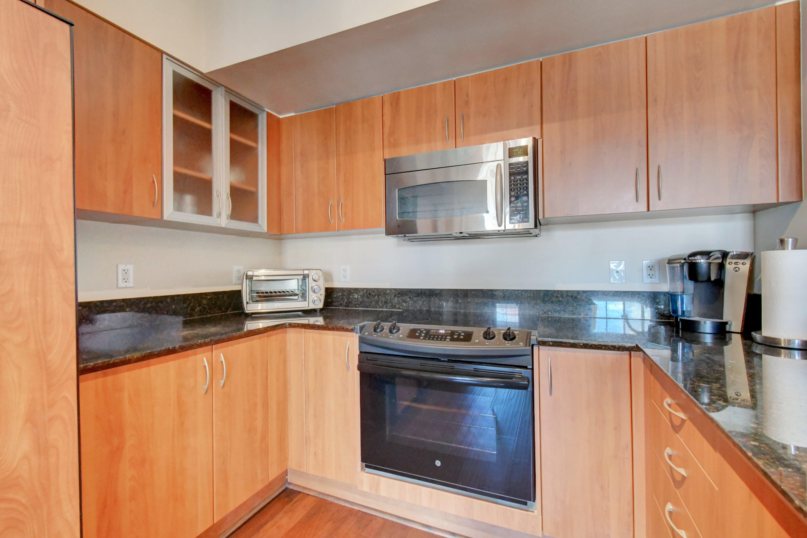 233 South Federal Highway, Unit 703 Boca Raton, FL 33432 - Photo 5 of 63 2019 Stove-To