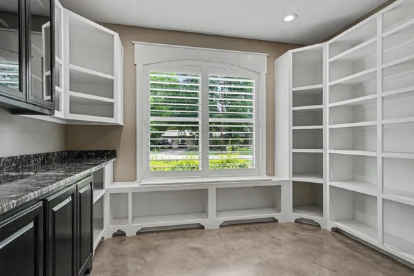$449,000 | 184 Bridgepoint, Onalaska, TX 77360