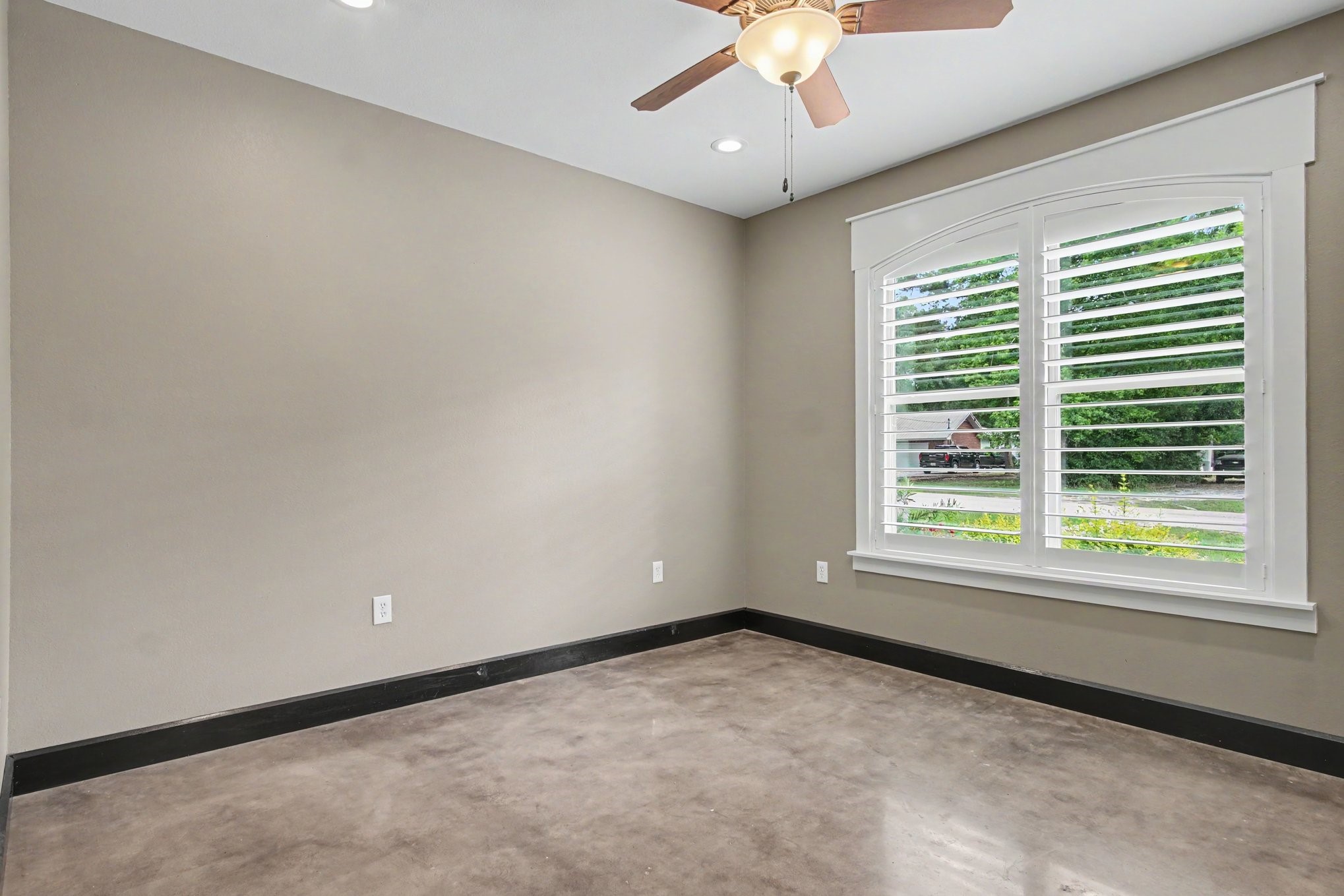 184 Bridgepoint Onalaska, TX 77360 - Photo 26 of 41 a view of an empty room with a window