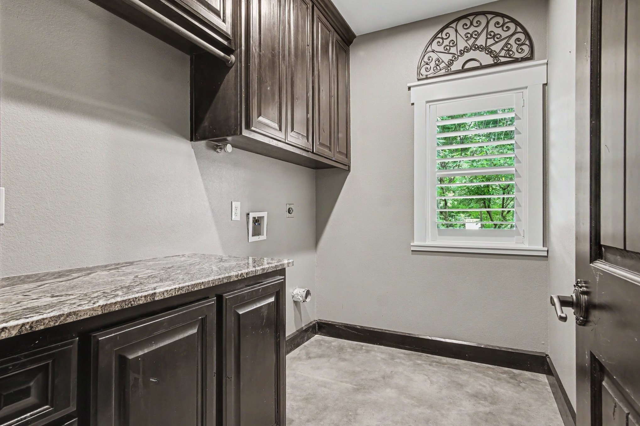 184 Bridgepoint Onalaska, TX 77360 - Photo 27 of 41 a kitchen with a stove and a window