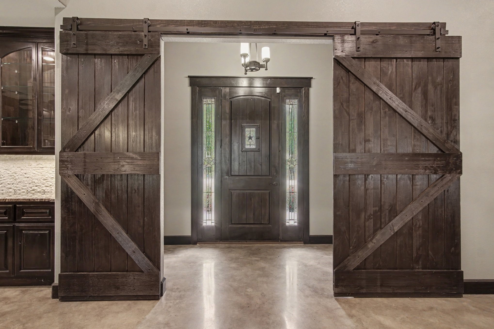 184 Bridgepoint Onalaska, TX 77360 - Photo 3 of 41 a view of entryway and hall